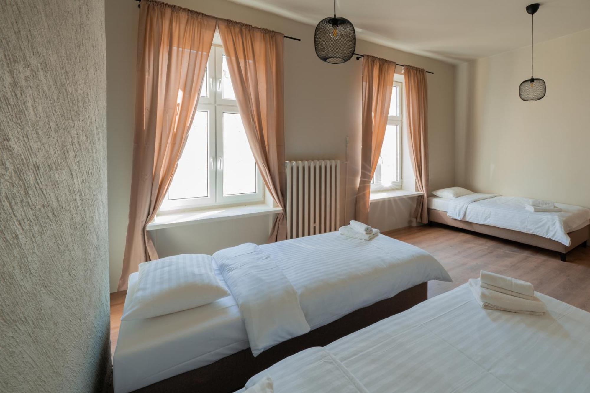 Hotelik Relax H360 Lódź Exterior foto