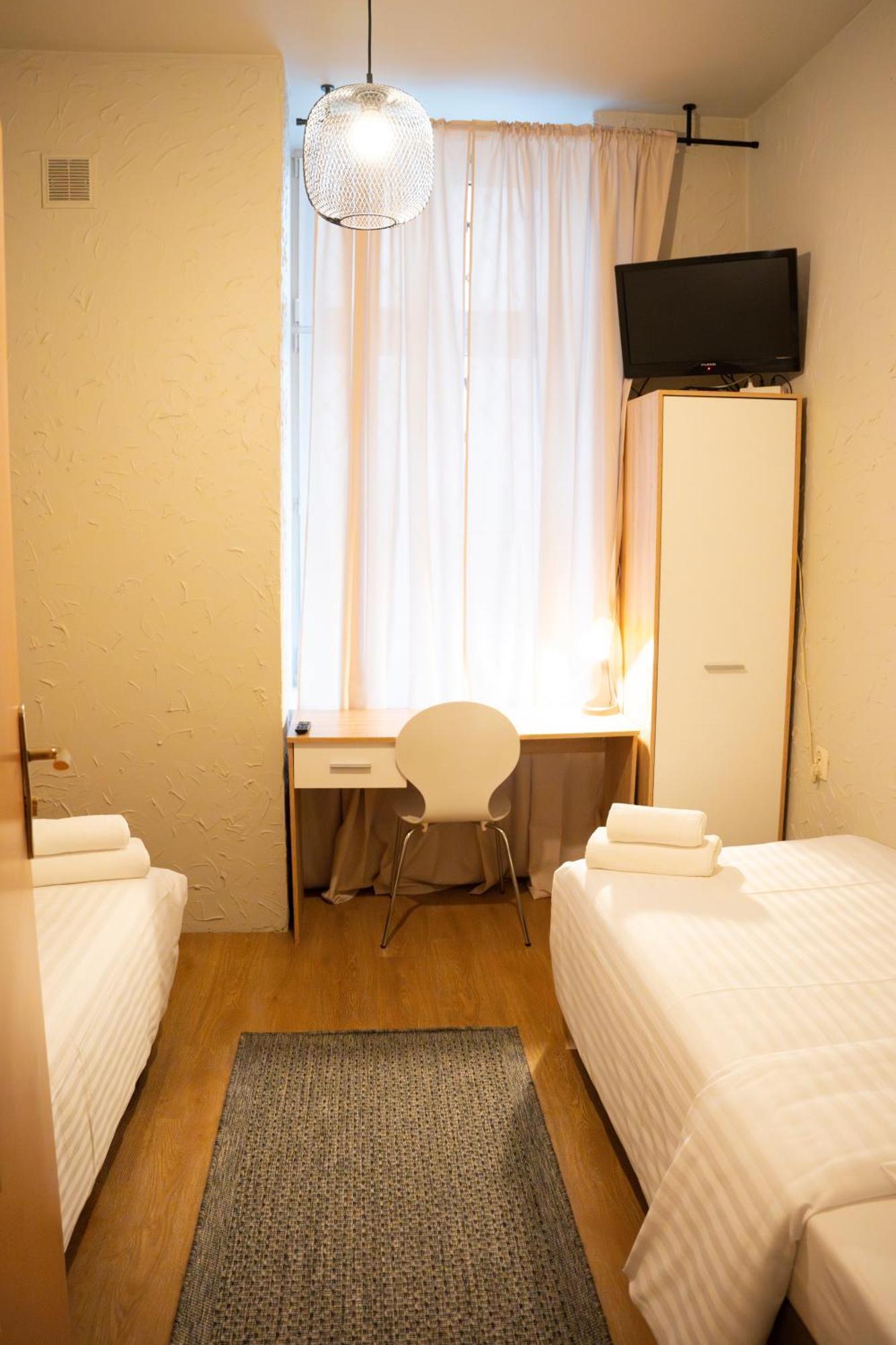 Hotelik Relax H360 Lódź Exterior foto