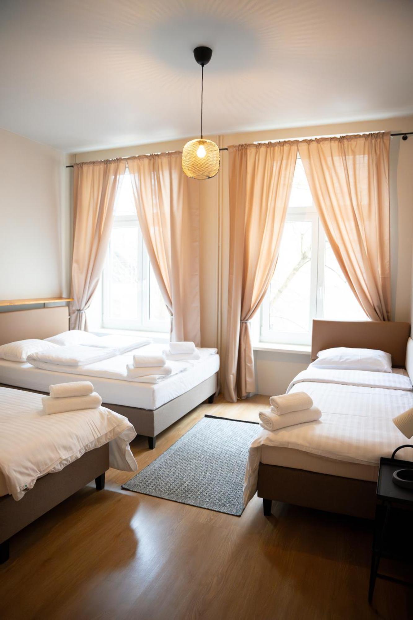 Hotelik Relax H360 Lódź Exterior foto